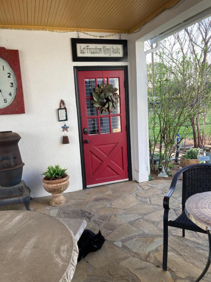 Bed and Breakfast The Old Liberty Schoolhouse Azle Exterior foto